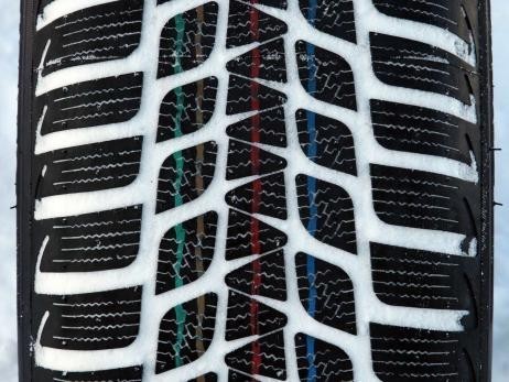 Зимние шины Bridgestone Blizzak LM-20