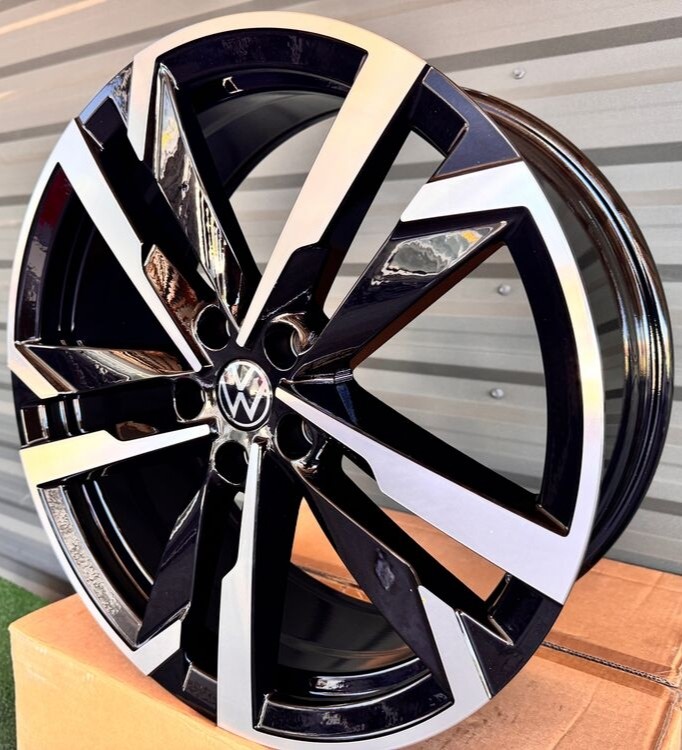 Диск Flow Forming FBX254-9 8x19 5x112 ET42 57.1 BLACK