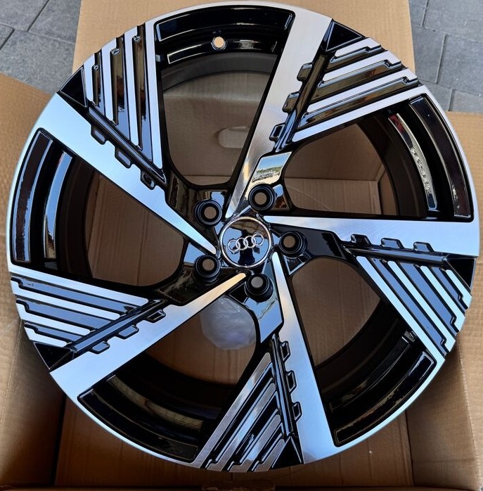 Диск Flow Forming FBX183-9 8x19 5x112 ET38 66.6 BLACK