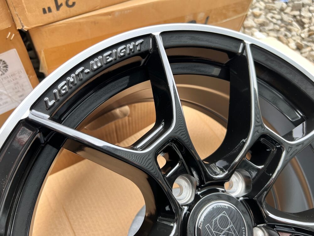 Диск Koko SL552 8x18 5x114.3 ET38 73.1 Black