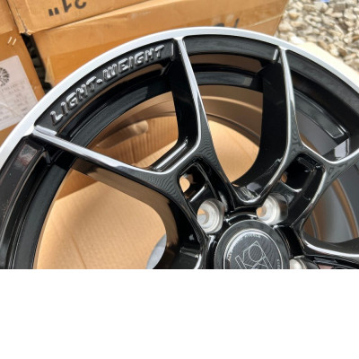 Диск Koko SL552 8x18 5x114.3 ET38 73.1 Black