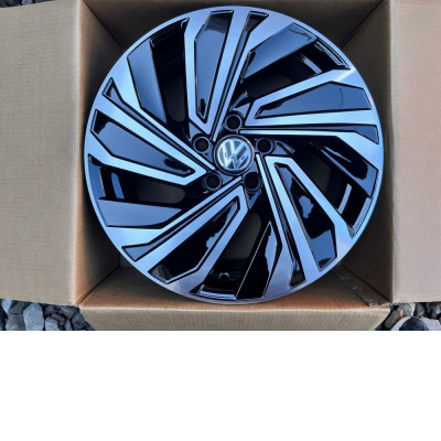 Диск Replica FBX123-7 7x17 5x112 ET46 57.1 Black