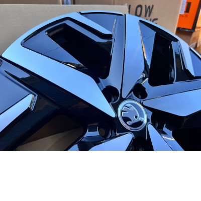 Диски Replica FBX236-8