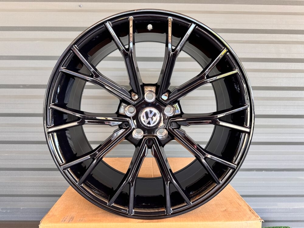 Диск Replica 0220 9.5x19 5x112 ET45 66.4 Black