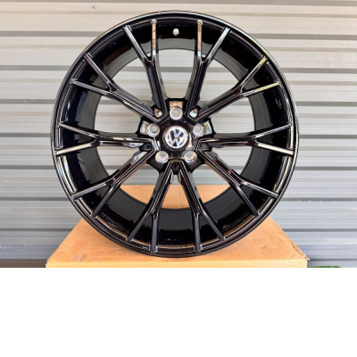 Диск Replica 0220 9.5x19 5x112 ET45 66.4 Black