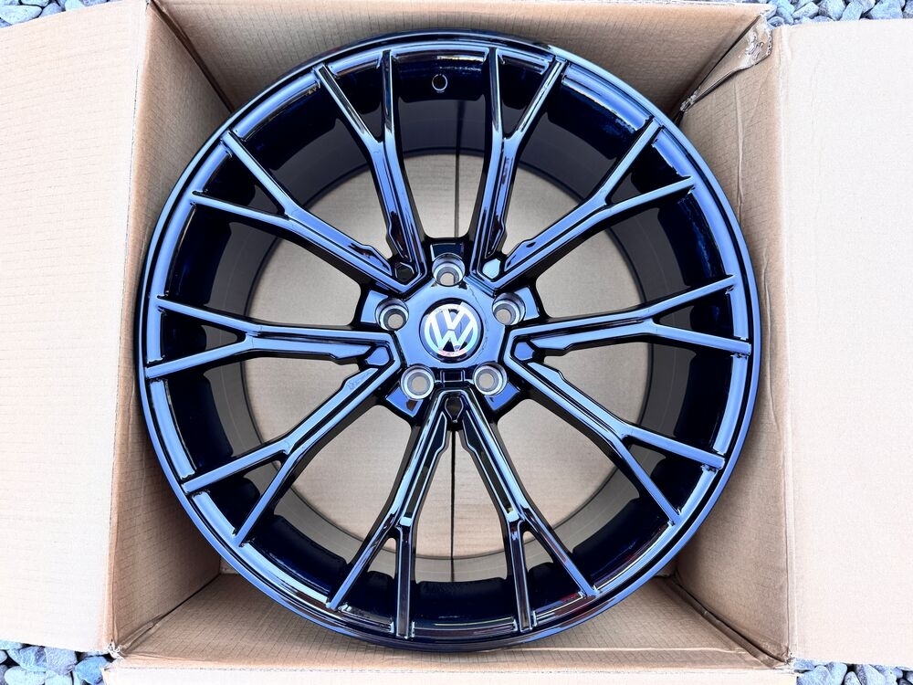 Диск Replica 0220 9.5x19 5x112 ET45 66.4 Black