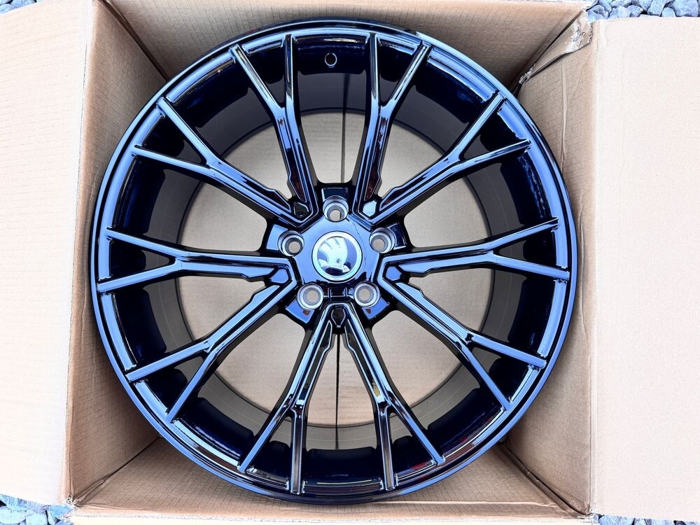 Диск Replica 0220 9.5x19 5x112 ET45 66.4 Black