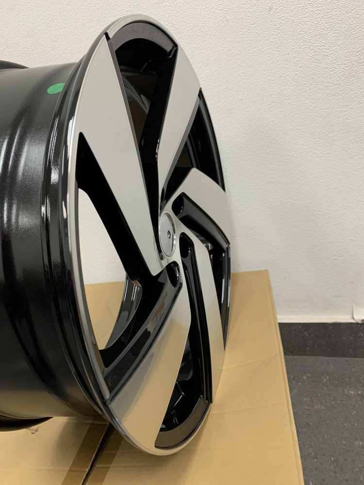 Диск ZW ZW-BK5773 8x18 5x112 ET45 57.1 BP