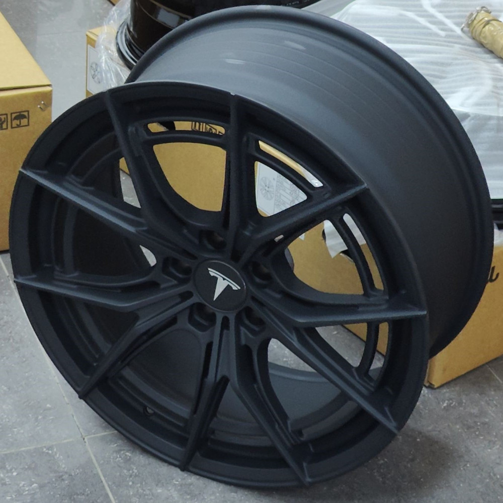 Диск ZW ZW-2882 9x20 5x114.3 ET35 73.1 BLK/M